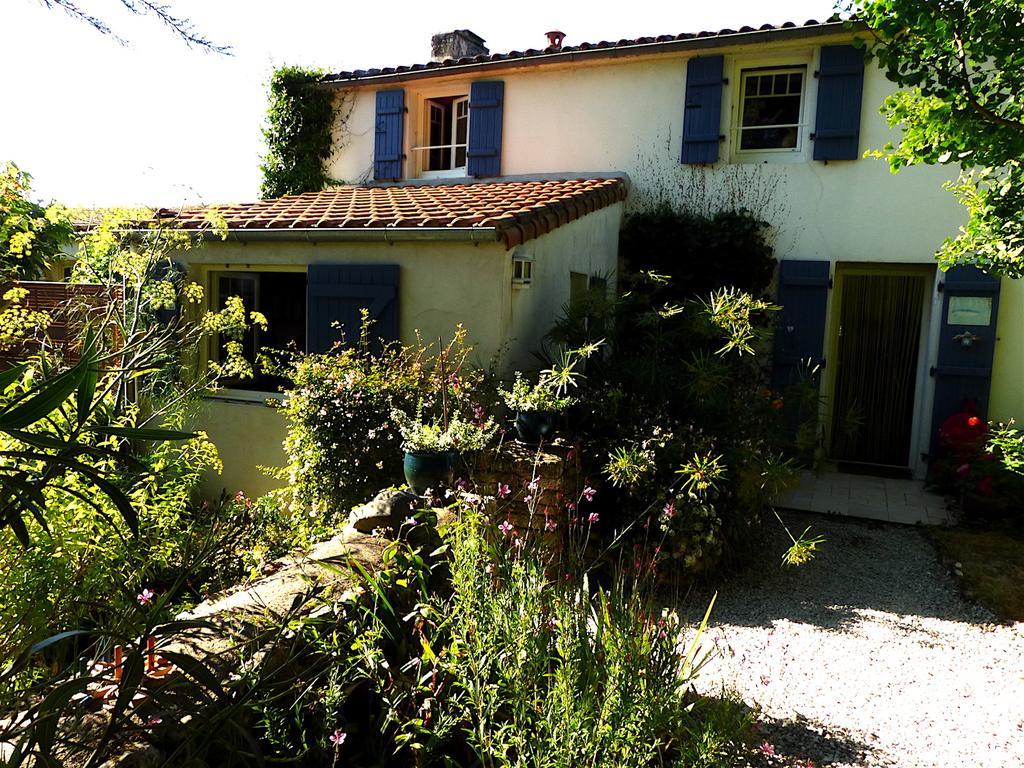 La Claverie Sainte-Radégonde-des-Noyers Exterior photo