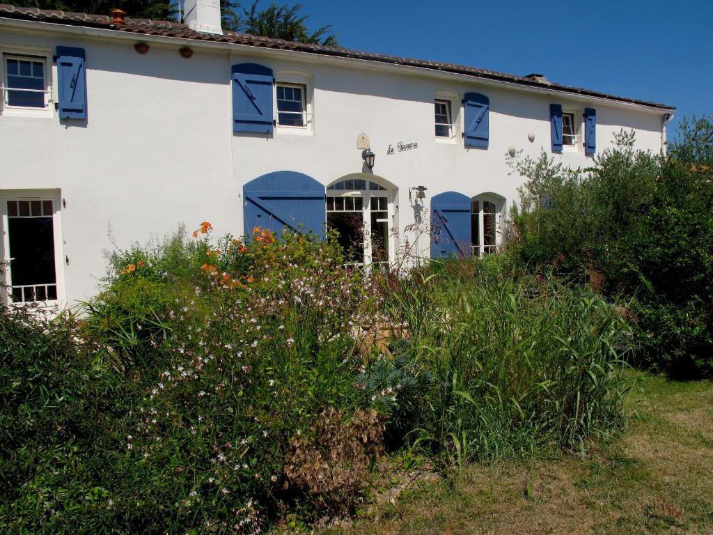 La Claverie Sainte-Radégonde-des-Noyers Exterior photo